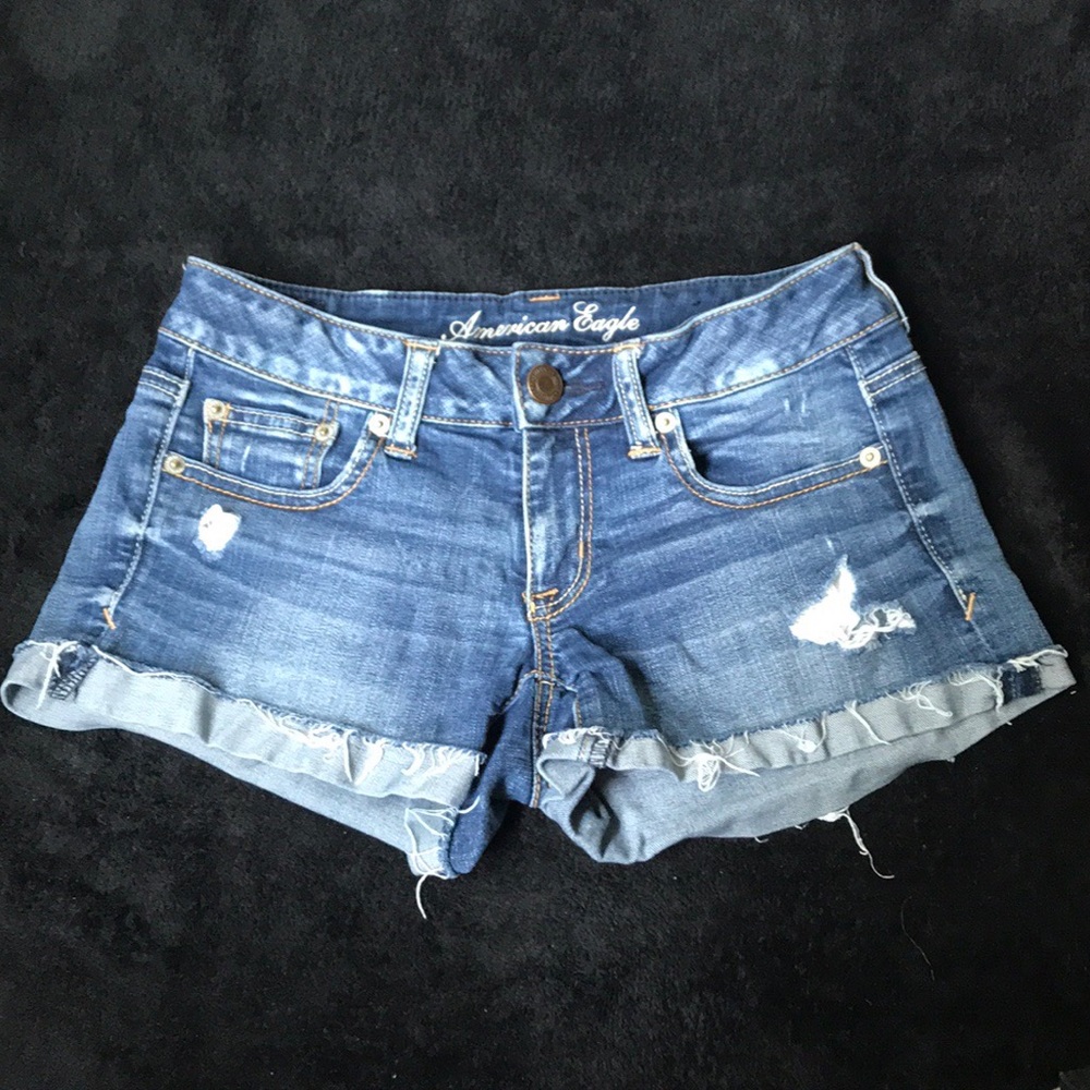 American Eagle Distressed Shorts 🎀